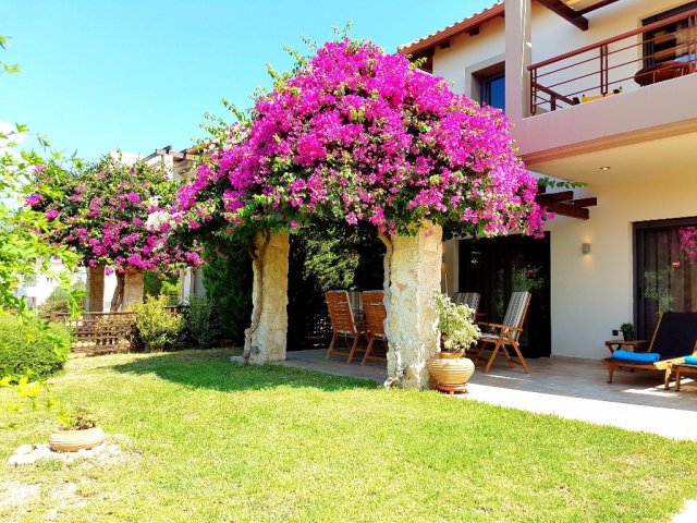 VILLA CARLOS