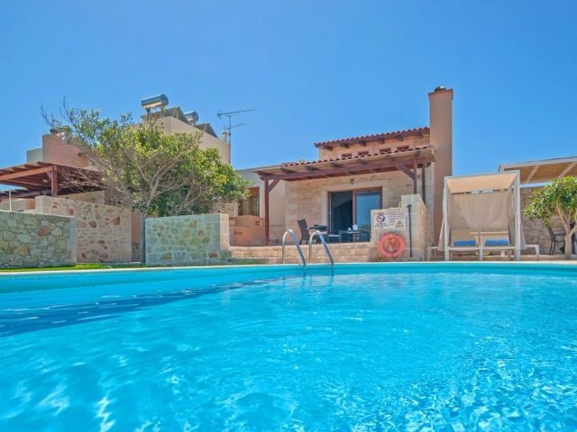 VILLA TAKIS