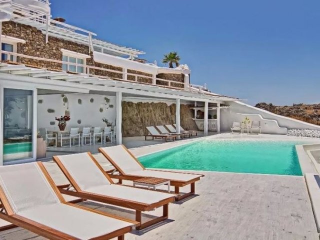 THE MYKONOS VILLA