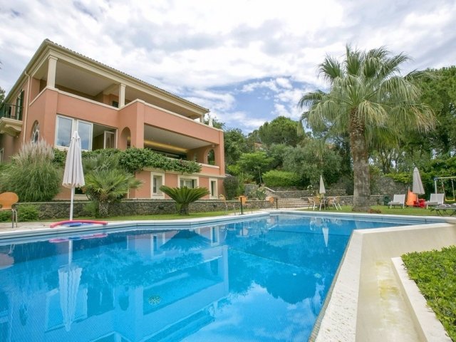 VILLA CASTLE KOMMENO