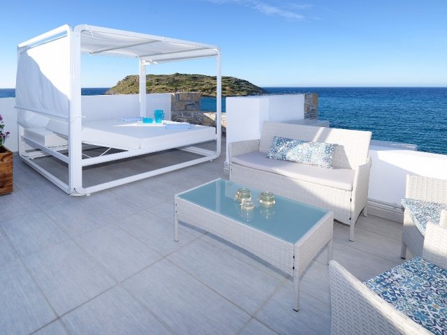 VILLA MOMENTS
