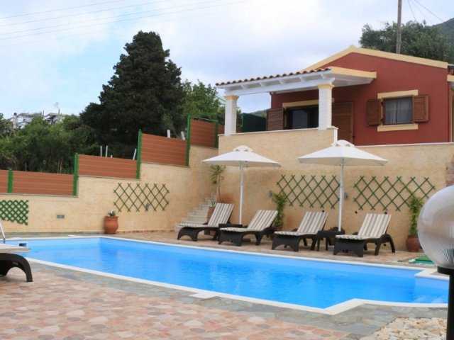VILLA ARIS