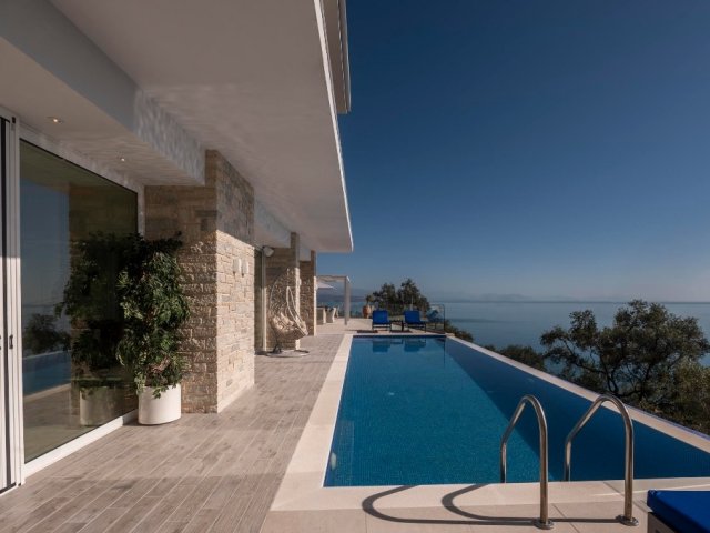 VILLA PETROS