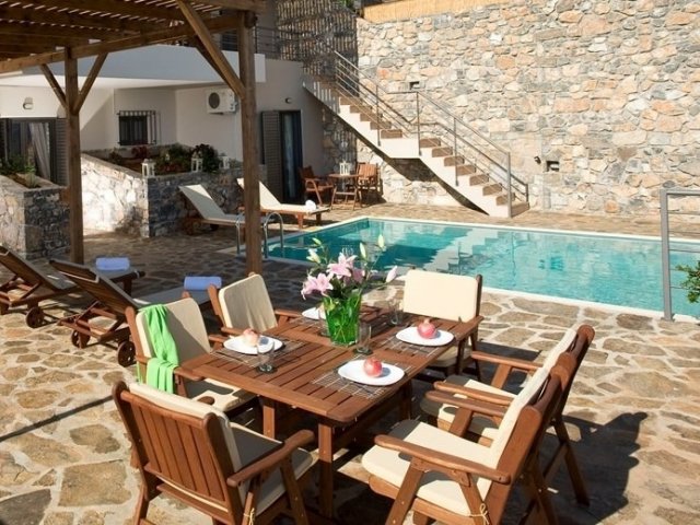 THREE BEDROOM VILLA E.S.