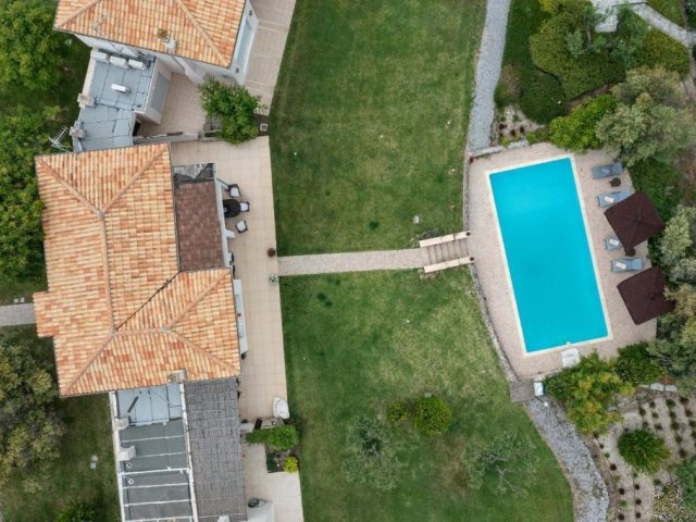 CIRUS VILLA