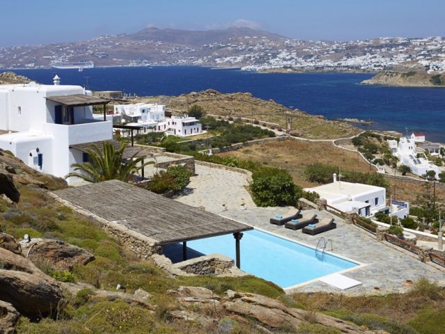 VILLA IRIANNA FIVE BEDROOMS