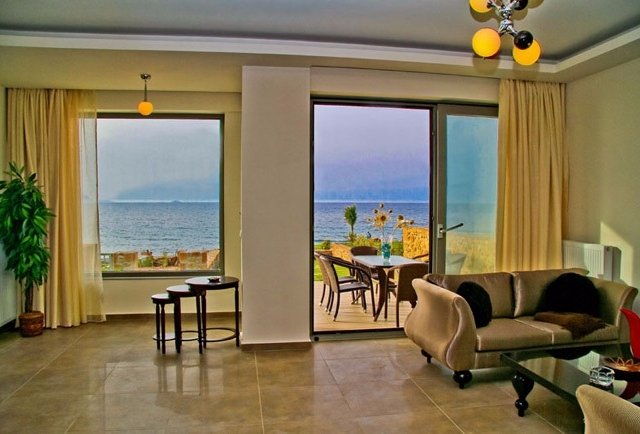 VILLA PERI