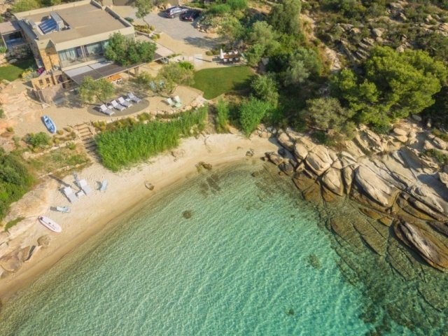 BEACHFRONT VILLA K