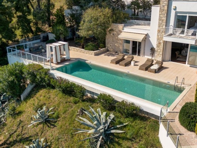 ARIADNI VILLA
