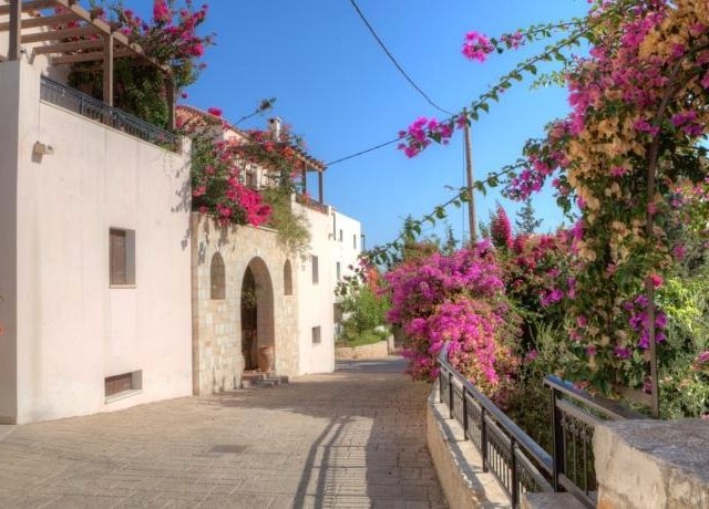 VILLAS ARETHOUSA AND ERATO