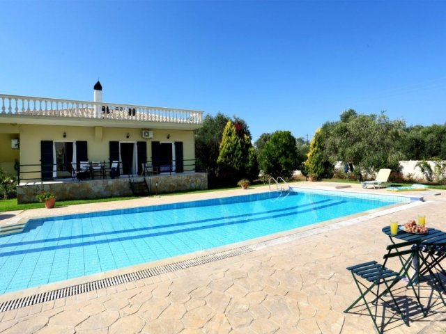 VILLA ADONIS