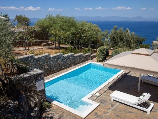 PLATINUM WITH PRIVATE POOL & SEA VIEW