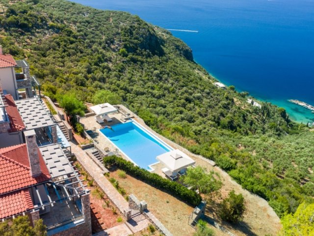 LUXURY MANSION WITH PRIVATE POOL & SEA VIEW