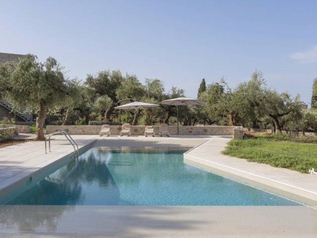 MYTHIES RESIDENCE