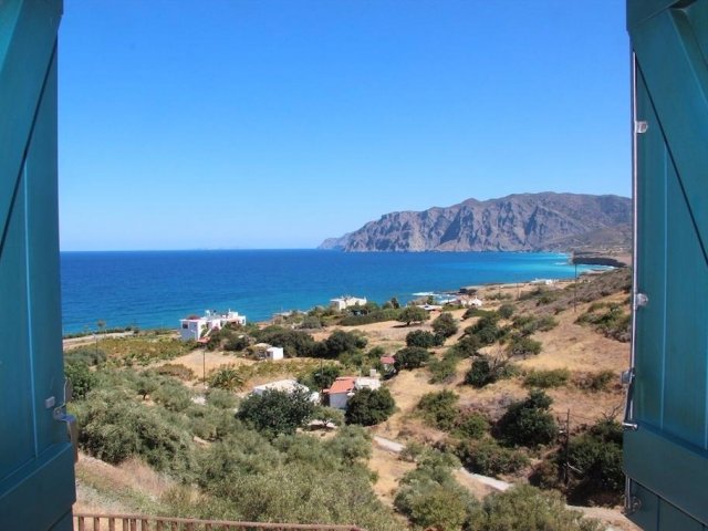 VILLAS ILIOPETRA AND KYANOPETRA