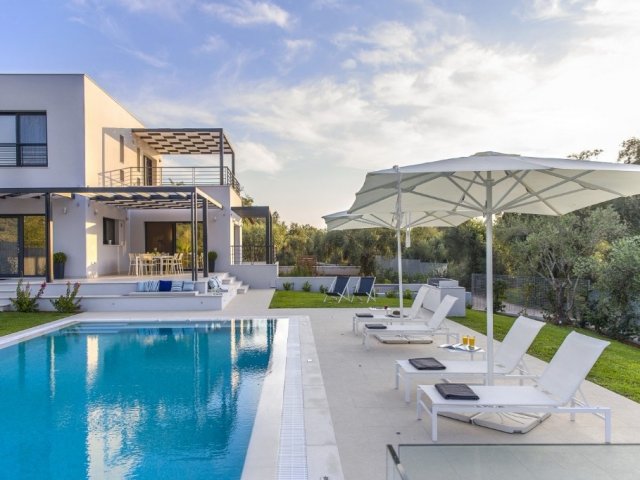 VILLA DIONE