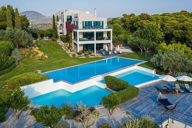 VILLA  ROUSSI