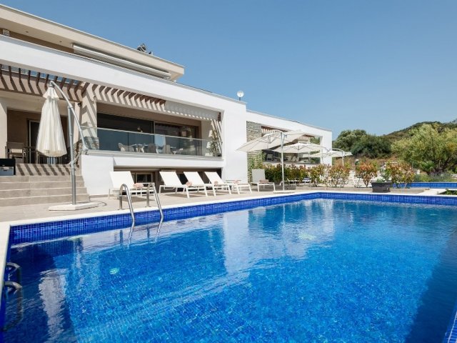 MAGNUM VILLA